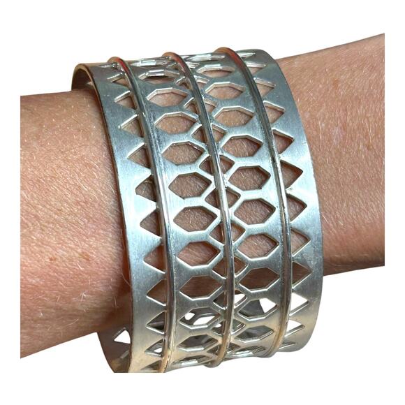 Stella & Dot Plait Brushed Bright Silver Tone Cuff Bracelet - Picture 1 of 5